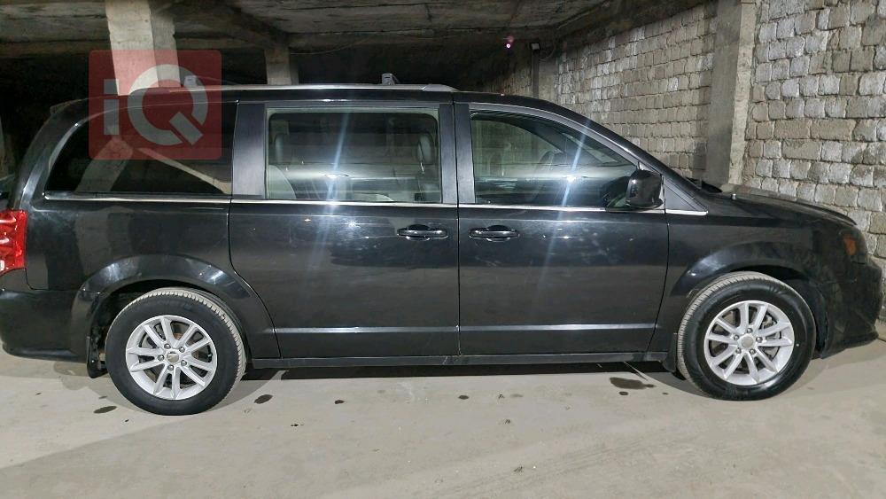 دودج جراند كارافان